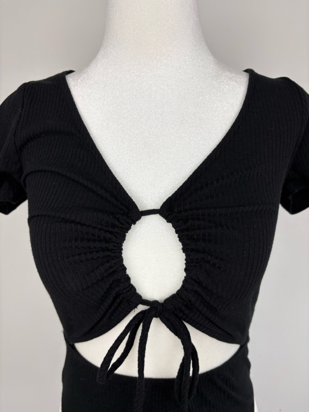 Forever 21 Black Ribbed Cut-Out Tie-Front Bodysuit Festival size Medium - Picture 2 of 8
